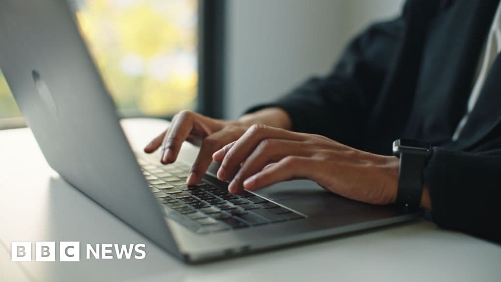 A conceptual editorial illustration showing a distorted camera lens reflecting a sad, fragmented world. In the background, vague silhouettes of bureaucratic papers and a globe with disconnected lines. The style should be gritty, noir-like, and cynical, representing privacy violation and diplomatic failure. Muted colors, dark greys and cold blues.