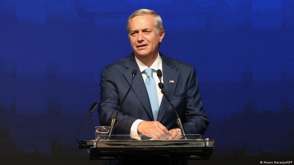 A satirical, dark oil painting of a modern Chilean government office where the shadows on the wall are shaped like a 1970s military officer's cap, with Jose Antonio Kast shaking hands with a ghost in a lawyer's suit.