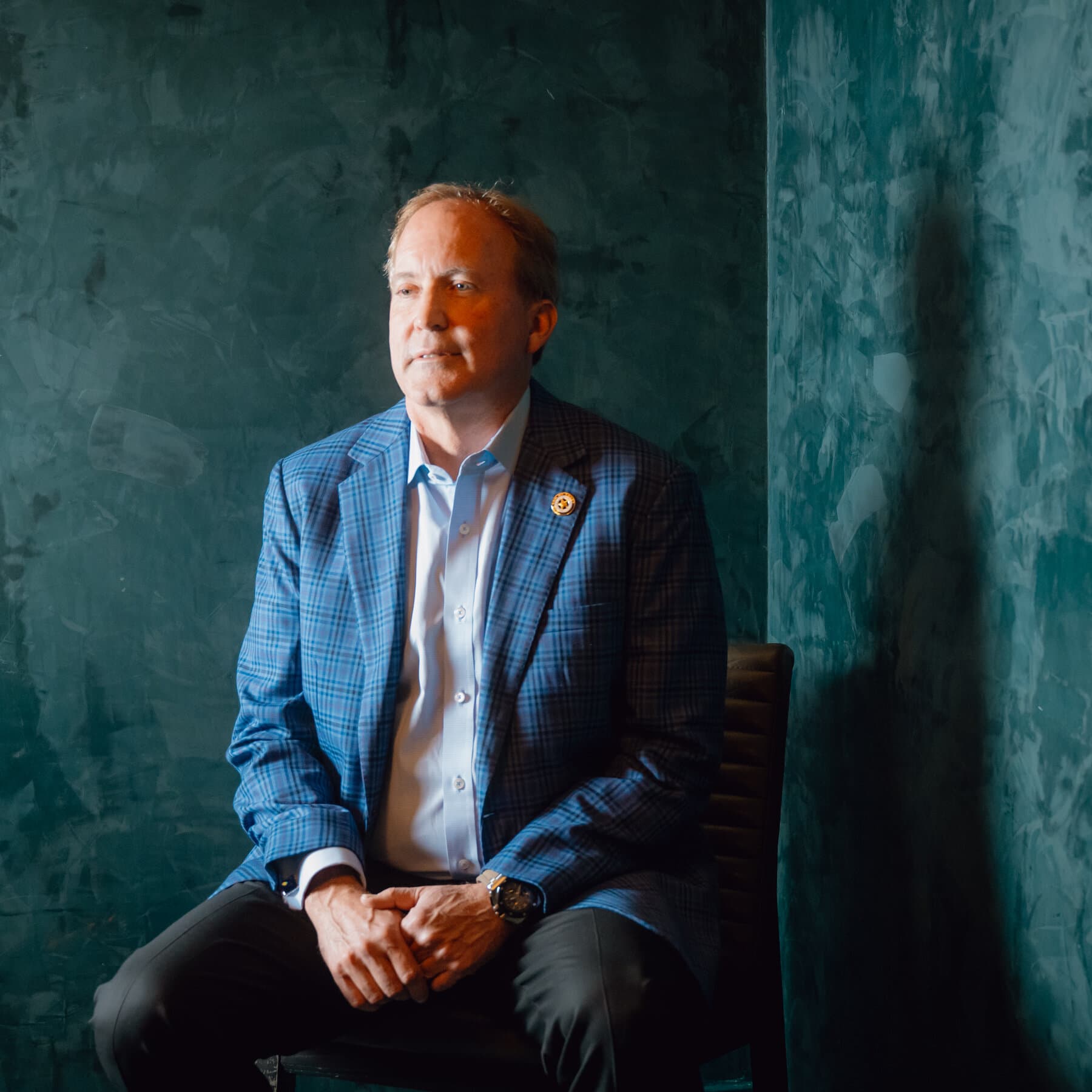 A glitching, surreal oil painting of two faceless politicians ballroom dancing in a crumbling Roman Senate. The figures are distorting into digital static and pixels. The atmosphere is dark, smoky, and dystopian. High contrast, cynical tone.