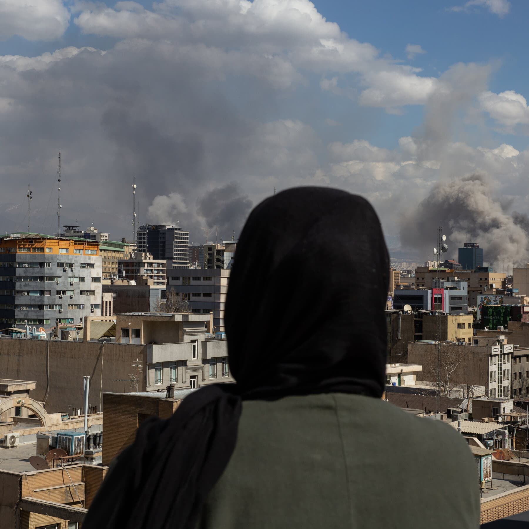 A conceptual editorial illustration depicting a group of small, confused-looking European leaders in business suits standing on a giant, empty chessboard. In the foreground, a massive, shadowed hand sweeps the chess pieces off the table. The style should be gritty, satirical, and moody, emphasizing feelings of insignificance and helplessness.