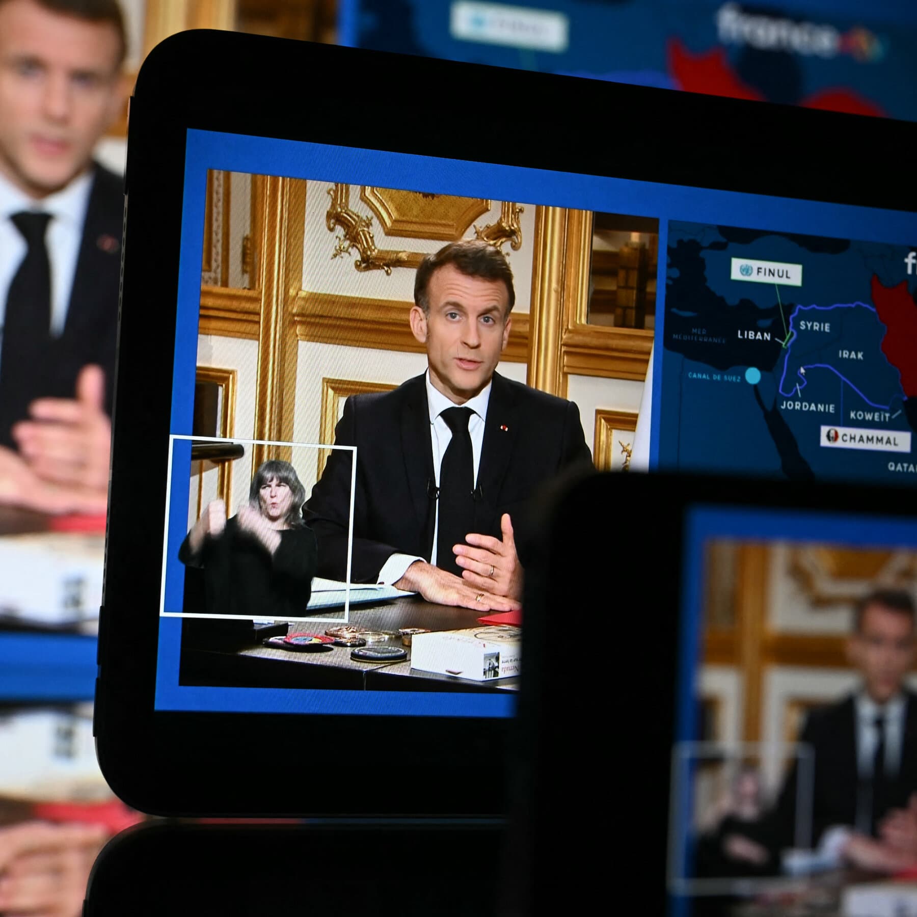 A gritty, cynical illustration in the style of a political cartoon. Depict a group of generic European politicians in expensive suits standing in a circle, looking confused and scared. They are waist-deep in a muddy swamp labeled 'CONFLICT'. In the background, dark smoke rises. One politician is holding a white flag that is on fire. The style should be rough, shadowed, and emphasize the incompetence and helplessness of the figures.